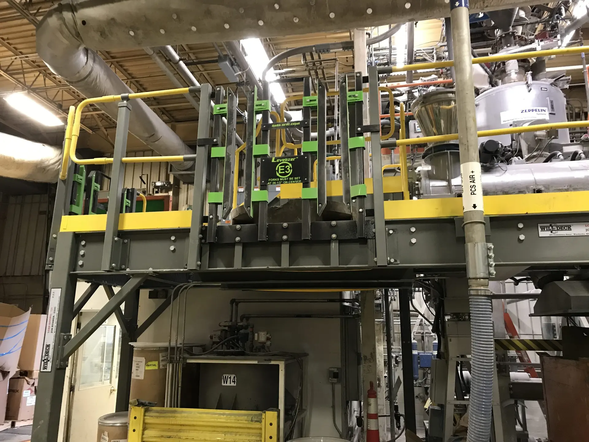 Levelizer® E3 Mezzanine Safety Gate, view 2