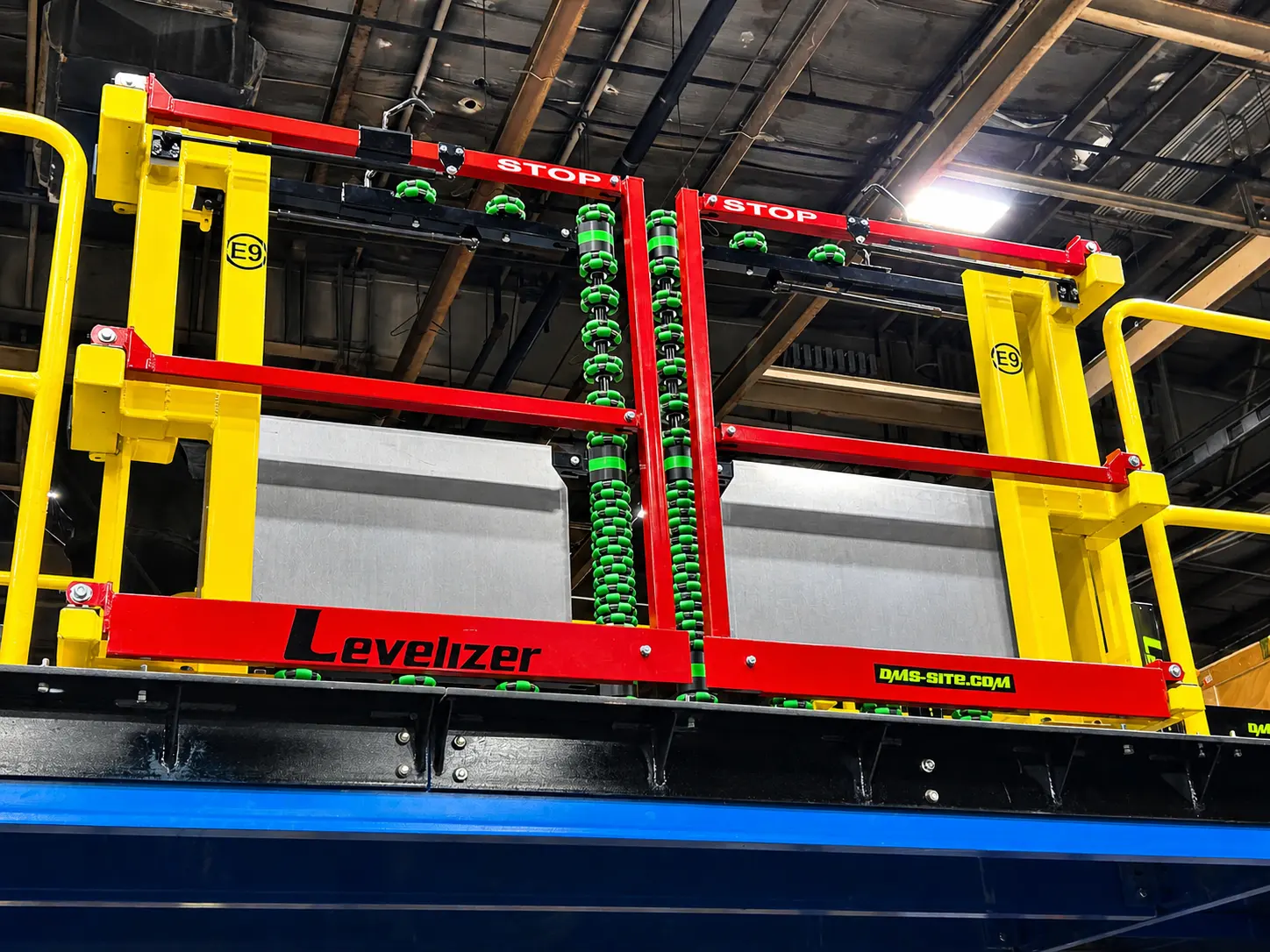 Levelizer® E9 Dual Mezzanine Safety Gate, view 7