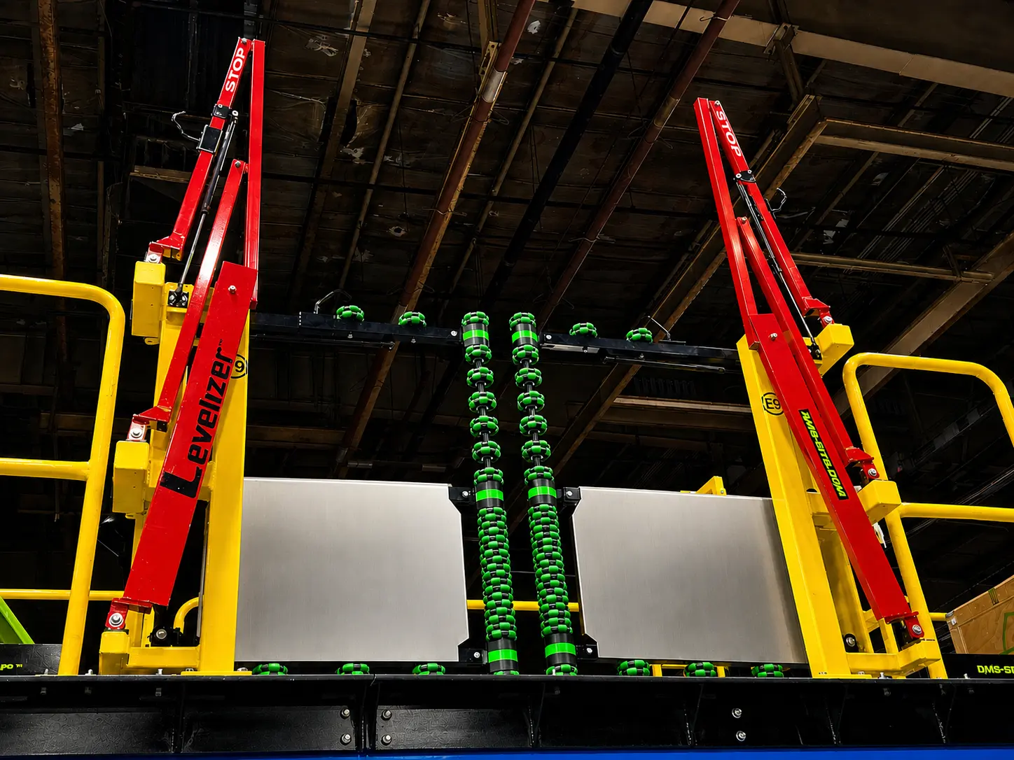 Levelizer® E9 Dual Mezzanine Safety Gate, view 8